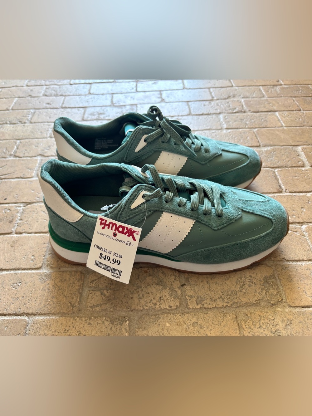 Steve Madden Green Pursie sneakers never worn can’t return.